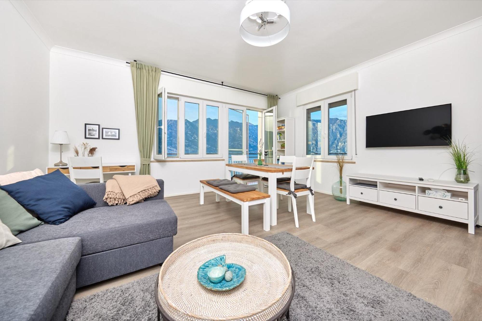 Lake View Luca Apartment Malcesine Bagian luar foto